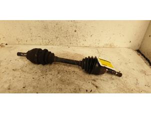Gebruikte Steekas links-voor Opel Astra H (L48) 1.7 CDTi 16V Prijs € 25,00 Margeregeling aangeboden door Autodemontage de Zaag