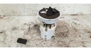 Gebruikte Benzinepomp Ford Fiesta 6 (JA8) 1.0 Ti-VCT 12V 65 Van Prijs € 50,00 Margeregeling aangeboden door Autodemontage de Zaag