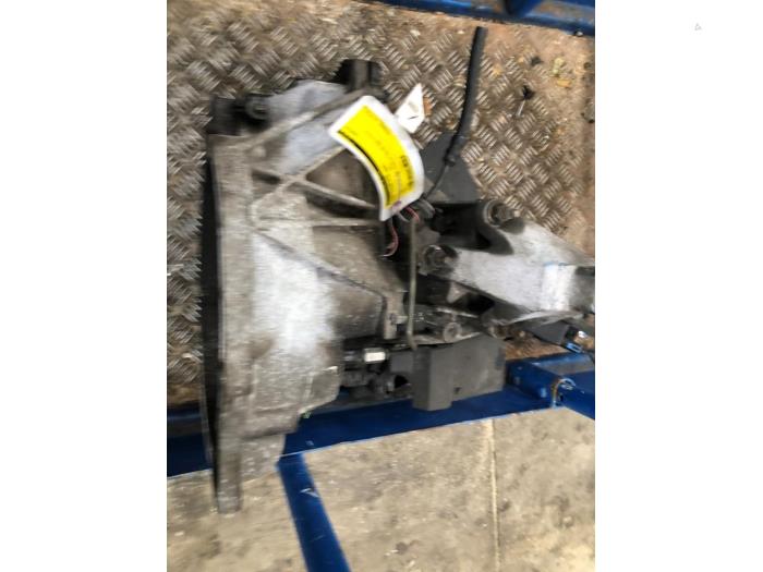 Gebruikte Versnellingsbak Ford Focus 1 Wagon 1.4 16V Prijs € 100,00 Margeregeling aangeboden door Autodemontage de Zaag