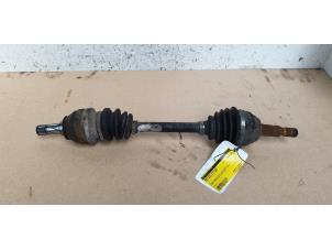 Gebruikte Steekas links-voor Opel Astra H (L48) 1.6 16V Twinport Prijs € 30,00 Margeregeling aangeboden door Autodemontage de Zaag