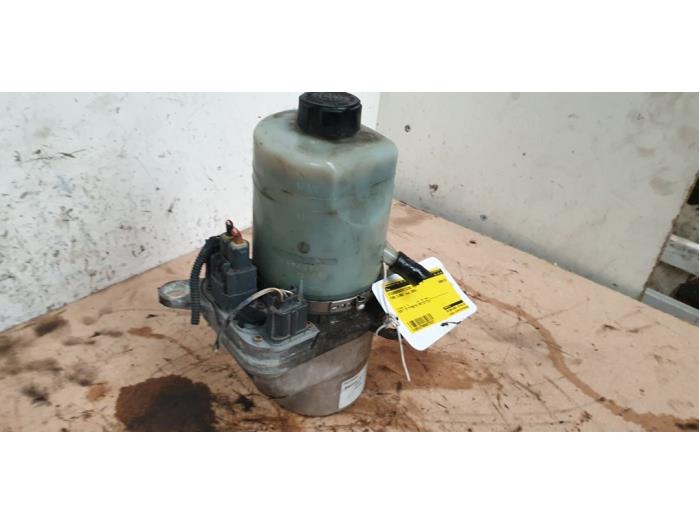 Gebruikte Pomp Servo Ford Focus C-Max 2.0 TDCi 16V Prijs € 100,00 Margeregeling aangeboden door Autodemontage de Zaag