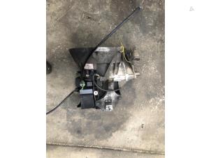 Gebruikte Versnellingsbak Ford Fiesta 5 (JD/JH) 1.3 Prijs € 125,00 Margeregeling aangeboden door Autodemontage de Zaag