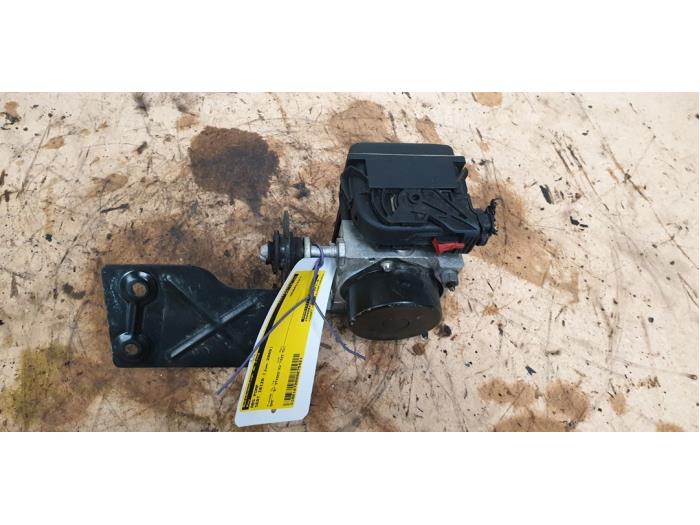 Gebruikte ABS Pomp Seat Ibiza IV SC (6J1) 1.4 TDI Prijs € 100,00 Margeregeling aangeboden door Autodemontage de Zaag