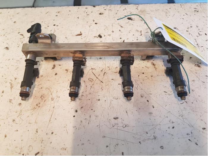 Gebruikte Common rail (Injectie) Opel Astra H (L48) 1.4 16V Twinport Prijs € 35,00 Margeregeling aangeboden door Autodemontage de Zaag