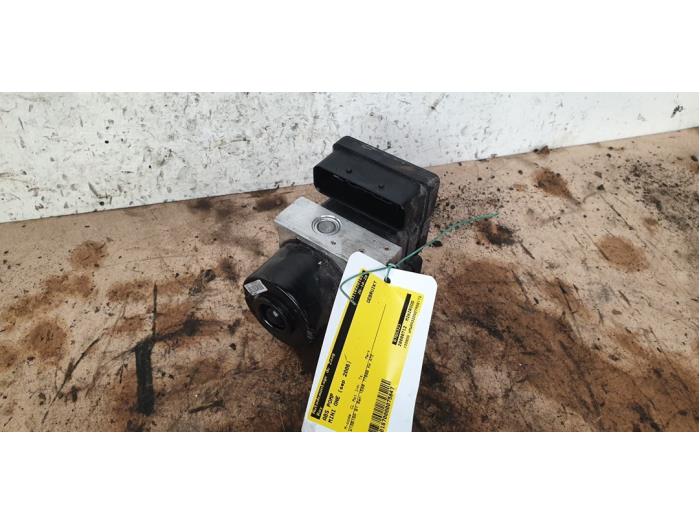 Gebruikte ABS Pomp BMW Mini (R50/53) 1.6 16V One Prijs € 100,00 Margeregeling aangeboden door Autodemontage de Zaag