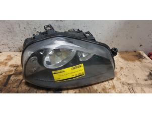 Gebruikte Rechter Koplamp Seat Arosa (6H1) 1.4i Prijs € 30,00 Margeregeling aangeboden door Autodemontage de Zaag