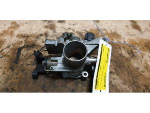 Gebruikte Gasklephuis Daihatsu Cuore (L251/271/276) 1.0 12V DVVT Prijs € 50,00 Margeregeling aangeboden door Autodemontage de Zaag