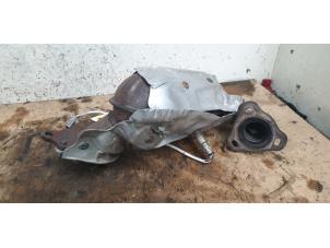 Gebruikte Roetfilter Renault Clio IV (5R) 0.9 Energy TCE 90 12V Prijs € 300,00 Margeregeling aangeboden door Autodemontage de Zaag