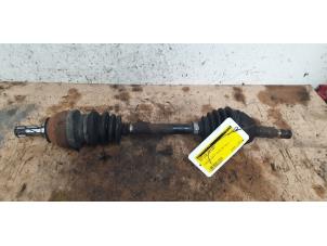 Gebruikte Steekas links-voor Opel Astra H GTC (L08) 1.6 16V Twinport Prijs € 35,00 Margeregeling aangeboden door Autodemontage de Zaag
