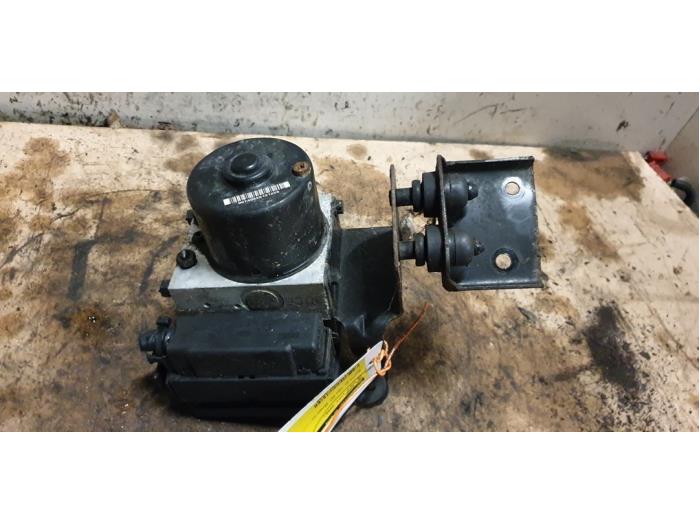Gebruikte ABS Pomp Volkswagen Polo IV (9N1/2/3) 1.2 12V Prijs € 60,00 Margeregeling aangeboden door Autodemontage de Zaag