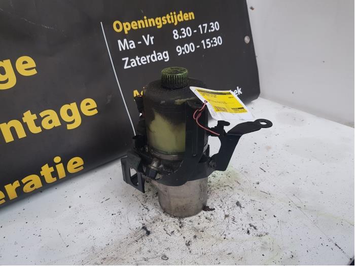 Gebruikte Pomp Servo Seat Ibiza III (6L1) 1.9 TDI 100 Prijs € 70,00 Margeregeling aangeboden door Autodemontage de Zaag