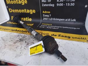 Gebruikte Homokineetas rechts-voor Volkswagen Golf IV (1J1) 1.6 16V Prijs € 30,00 Margeregeling aangeboden door Autodemontage de Zaag