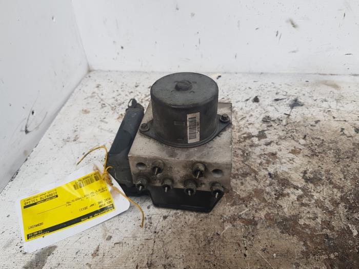 ABS Pomp van een MINI Mini (R56) 1.6 16V Cooper 2011