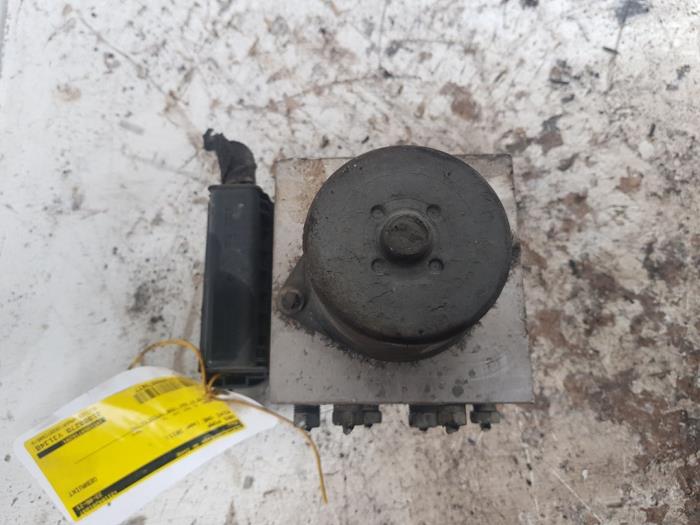 ABS Pomp van een MINI Mini (R56) 1.6 16V Cooper 2011