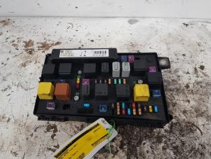 Gebruikte Zekeringkast Opel Astra H (L48) 1.4 16V Twinport Prijs op aanvraag aangeboden door Autodemontage de Zaag