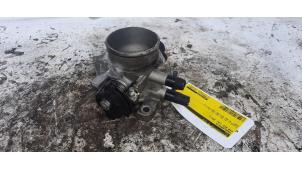 Gebruikte Gasklephuis Kia Rio II (DE) 1.4 16V Prijs € 50,00 Margeregeling aangeboden door Autodemontage de Zaag