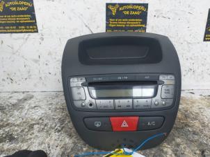 Gebruikte Radio CD Speler Toyota Aygo (B10) 1.0 12V VVT-i Prijs € 60,00 Margeregeling aangeboden door Autodemontage de Zaag