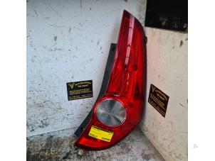 Gebruikte Achterlicht rechts Opel Agila (B) 1.2 16V Prijs € 35,00 Margeregeling aangeboden door Autodemontage de Zaag
