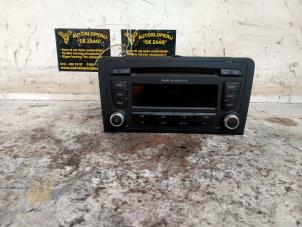 Gebruikte Radio CD Speler Audi A3 Cabriolet (8P7) 2.0 TDI 16V Prijs € 50,00 Margeregeling aangeboden door Autodemontage de Zaag