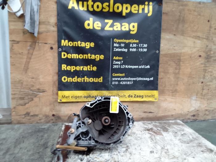 Gebruikte Versnellingsbak Opel Corsa D 1.4 16V Twinport Prijs € 250,00 Margeregeling aangeboden door Autodemontage de Zaag