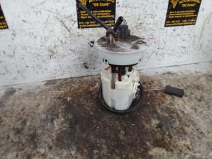 Gebruikte Benzinepomp Ford Fiesta 6 (JA8) 1.25 16V Prijs € 50,00 Margeregeling aangeboden door Autodemontage de Zaag