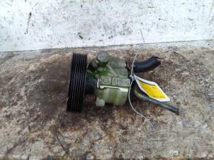 Gebruikte Servopomp Renault Laguna II Grandtour (KG) 2.0 16V Prijs € 25,00 Margeregeling aangeboden door Autodemontage de Zaag