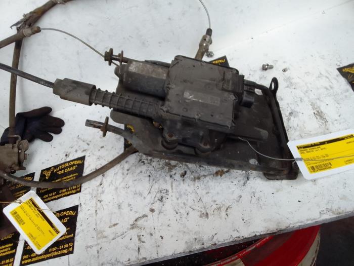 Gebruikte Schakelaar handrem Opel Meriva (B) 1.4 16V Ecotec Prijs € 30,00 Margeregeling aangeboden door Autodemontage de Zaag