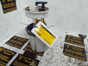 Gebruikte Benzinepomp Volkswagen Polo V (6R) 1.2 12V BlueMotion Technology Prijs € 50,00 Margeregeling aangeboden door Autodemontage de Zaag