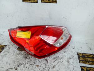 Gebruikte Achterlicht links Ford Fiesta 6 (JA8) 1.25 16V Prijs € 25,00 Margeregeling aangeboden door Autodemontage de Zaag