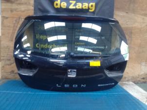 Gebruikte Achterklep Seat Leon (1P1) 1.2 TSI Prijs € 100,00 Margeregeling aangeboden door Autodemontage de Zaag