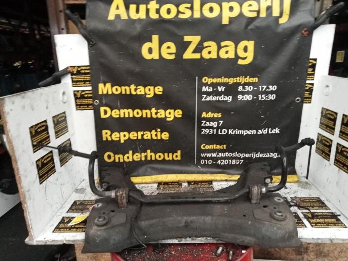 Gebruikte Subframe Renault Clio III (BR/CR) 1.6 16V Prijs € 60,00 Margeregeling aangeboden door Autodemontage de Zaag