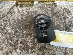 Gebruikte Schakelaar Koplamp Ihv Seat Leon (1P1) 1.4 TSI 16V Prijs € 30,00 Margeregeling aangeboden door Autodemontage de Zaag