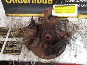 Gebruikte Fusee links-voor Citroen DS3 (SA) 1.6 VTi 120 16V Prijs € 25,00 Margeregeling aangeboden door Autodemontage de Zaag