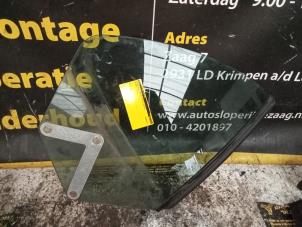 Gebruikte Extra Ruit 2Deurs rechts-achter Peugeot 207 Prijs € 25,00 Margeregeling aangeboden door Autodemontage de Zaag