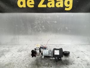 Gebruikte Kontaktslot + Sleutel Suzuki Swift (ZA/ZC/ZD1/2/3/9) 1.3 VVT 16V Prijs € 45,00 Margeregeling aangeboden door Autodemontage de Zaag