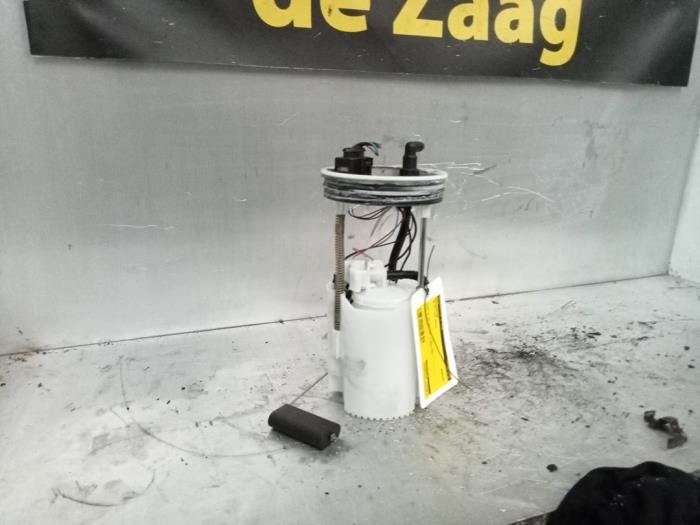 Gebruikte Benzinepomp Volkswagen Up! (121) 1.0 12V 75 Prijs € 50,00 Margeregeling aangeboden door Autodemontage de Zaag