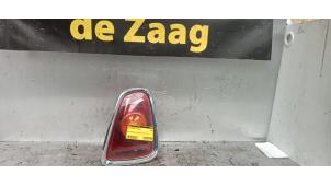 Gebruikte Achterlicht rechts Mini Mini (R56) 1.6 16V Cooper Prijs € 35,00 Margeregeling aangeboden door Autodemontage de Zaag
