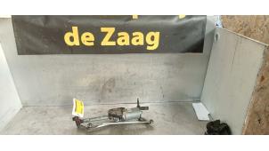 Gebruikte Ruitenwismotor + Mechaniek Opel Corsa D 1.0 Prijs € 40,00 Margeregeling aangeboden door Autodemontage de Zaag