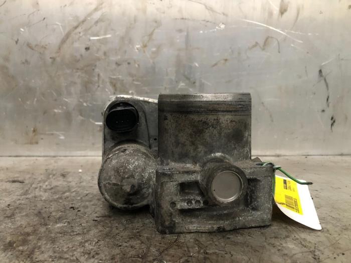 Gebruikte Gasklephuis Volkswagen Polo IV (9N1/2/3) 1.4 16V Prijs € 40,00 Margeregeling aangeboden door Autodemontage de Zaag