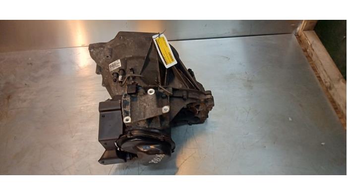 Gebruikte Versnellingsbak Ford Focus 1 Wagon 1.4 16V Prijs € 200,00 Margeregeling aangeboden door Autodemontage de Zaag