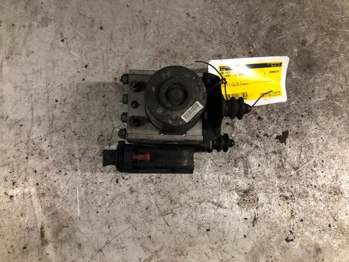 Gebruikte ABS Pomp Volkswagen Caddy III (2KA,2KH,2CA,2CH) 2.0 SDI Prijs € 75,00 Margeregeling aangeboden door Autodemontage de Zaag
