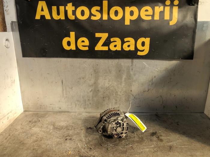 Dynamo van een Suzuki Grand Vitara II (JT) 1.6 16V 2008