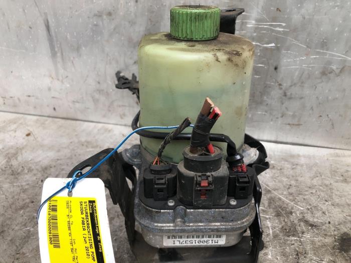 Gebruikte Pomp Servo Skoda Fabia III Combi (NJ5) 1.2 TSI 16V Greentech Prijs € 200,00 Margeregeling aangeboden door Autodemontage de Zaag