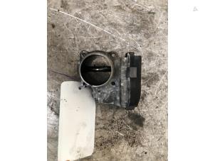 Gebruikte Gasklephuis Peugeot 208 I (CA/CC/CK/CL) 1.4 HDi Prijs € 40,00 Margeregeling aangeboden door Autodemontage de Zaag