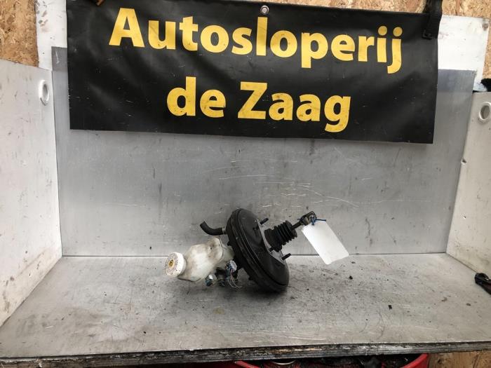 Gebruikte Rembekrachtiger Mitsubishi Space Star (A0) 1.0 12V Prijs € 70,00 Margeregeling aangeboden door Autodemontage de Zaag