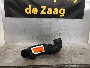 Gebruikte Luchtmassameter Opel Corsa D 1.6i GSI 16V Turbo Prijs € 30,00 Margeregeling aangeboden door Autodemontage de Zaag