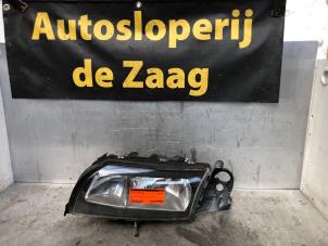 Gebruikte Koplamp links Volvo S80 (TR/TS) 2.8 T6 24V Prijs € 35,00 Margeregeling aangeboden door Autodemontage de Zaag
