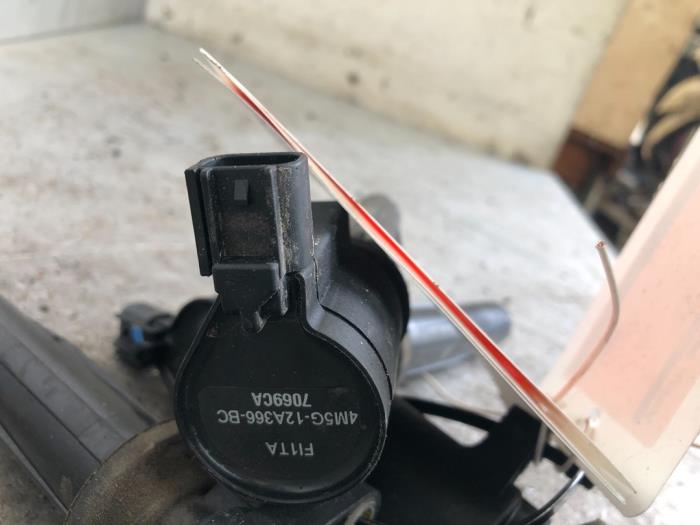 Gebruikte Pen Bobine Volvo V50 (MW) 1.8 16V Prijs € 25,00 Margeregeling aangeboden door Autodemontage de Zaag