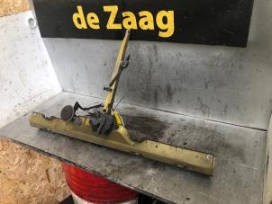 Gebruikte Slotplaat voor Toyota Yaris (P1) 1.3 16V VVT-i Prijs € 40,00 Margeregeling aangeboden door Autodemontage de Zaag