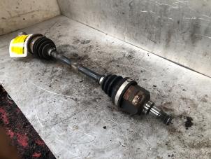 Gebruikte Homokineetas links-voor Chevrolet Spark (M300) 1.0 16V Bifuel Prijs € 35,00 Margeregeling aangeboden door Autodemontage de Zaag